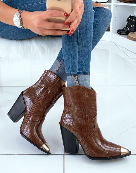 Pointed toe croc-effect camel cowboy boots