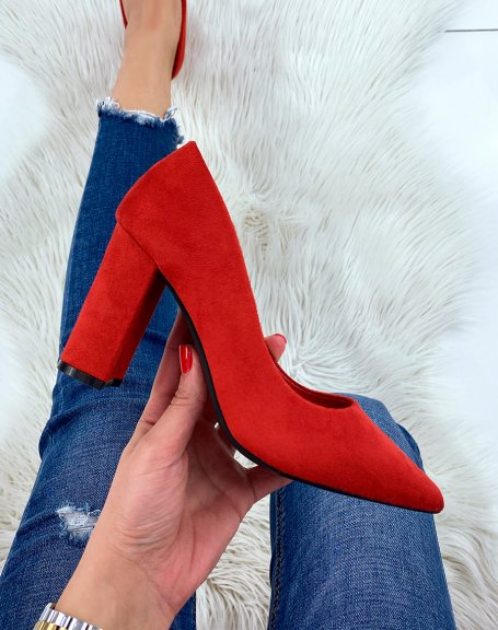 Pointed-toe red suedette pumps