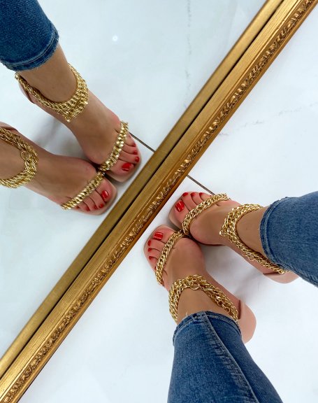 Powder pink sandals with square heel with gold chains