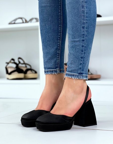 Pumps in black satin fabric with wide and flat heel