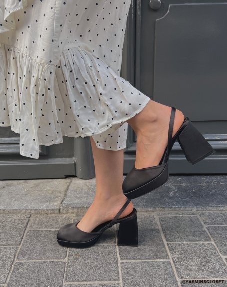 Pumps in black satin fabric with wide and flat heel