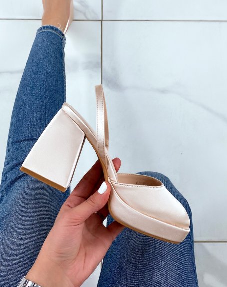 Pumps in champagne satin fabric with a wide, flat heel