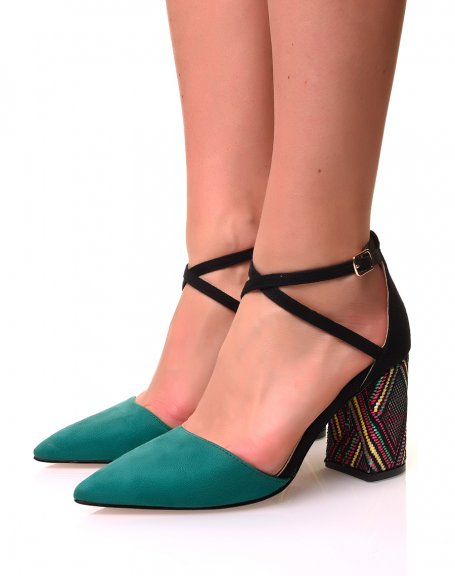 Pumps with square heels woven in green suede