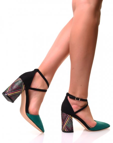 Pumps with square heels woven in green suede