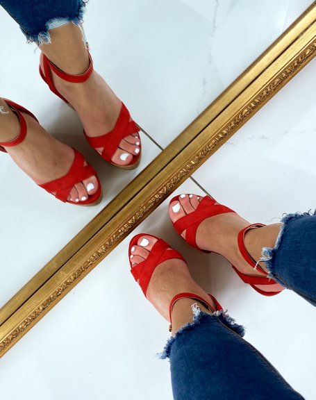 Red suede wedges with crossed straps