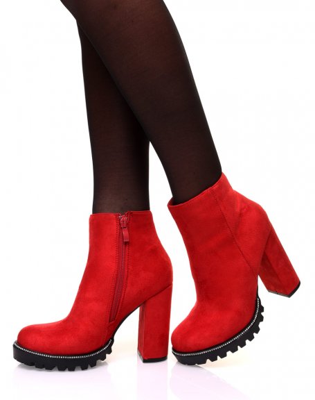 Red suedette ankle boots with heel and notched sole