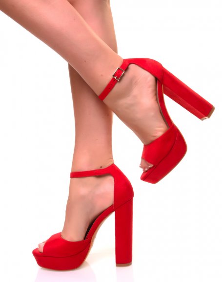 Sandals with square heels and wide platforms in red suede