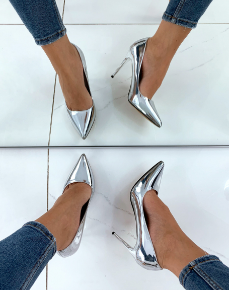 Silver pumps with stiletto heels