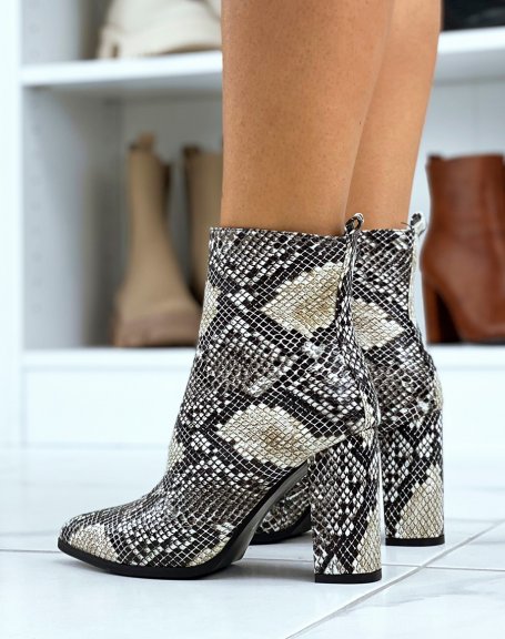 Snakeskin-effect pointed toe ankle boots