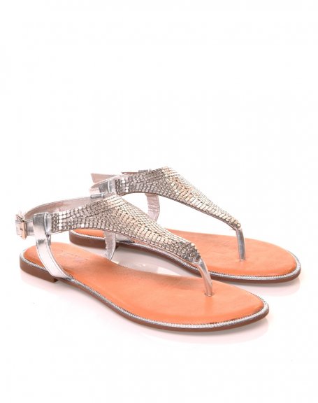 Triangular silver flat sandals