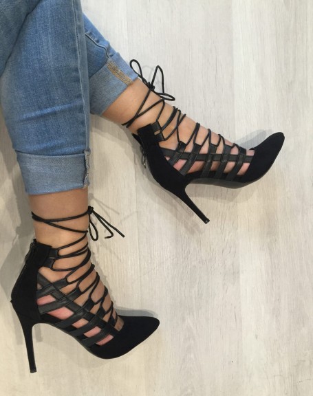 Very trendy black lace-up pump