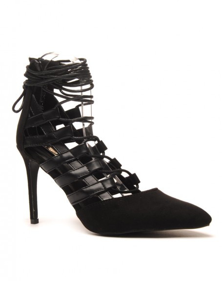 Very trendy black lace-up pump