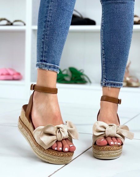 Wedge sandals with bow in beige suede and colored hessian heel