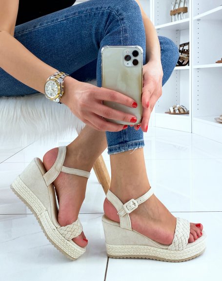 Wedges in beige suede with braided strap