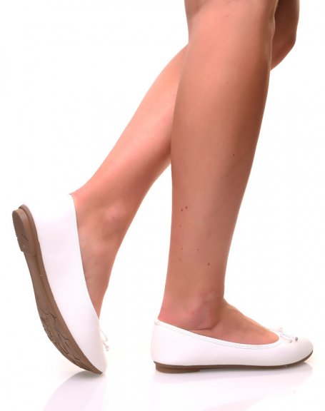 White ballet flats with small knots