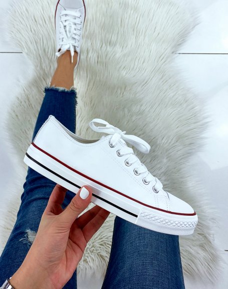 White faux leather lace-up low top sneakers
