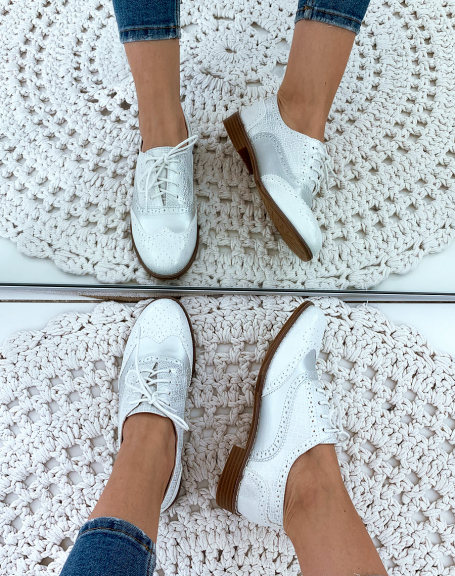 White Oxfords with rounded toe stitching