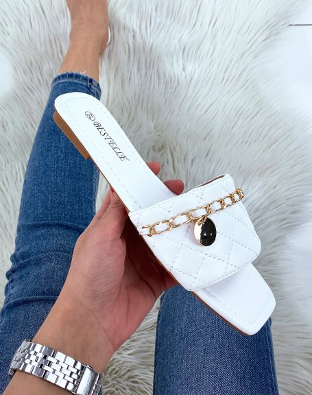 White quilted flat mules with fine gold chain and square toe