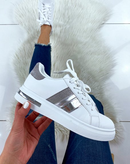White sneakers with gray tri-material yoke