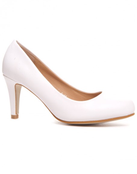 Women's shoes Style Shoes: White Pumps