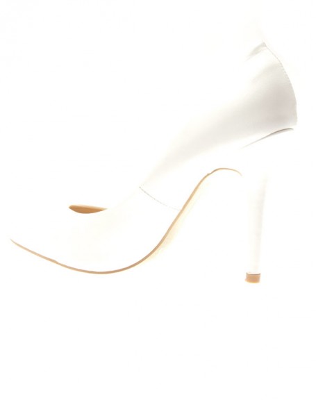 Women's shoes Style Shoes: White pumps