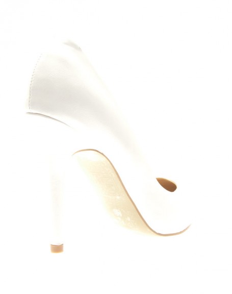 Women's shoes Style Shoes: White pumps